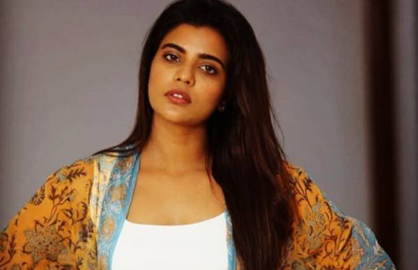 ஆக்சன் காட்சிகளில் டூப் இல்லாமல் 