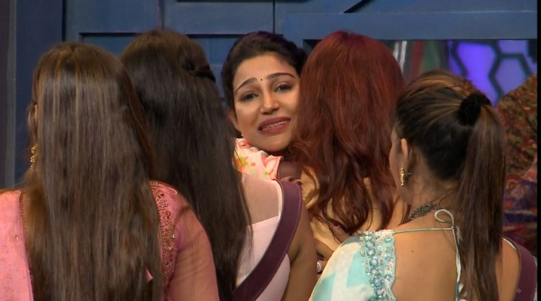 ஷெரினாவுக்கு அசிங்கம்