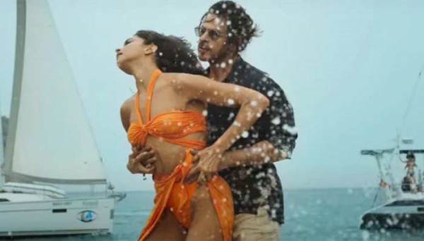 காவி உடை சர்ச்சை 