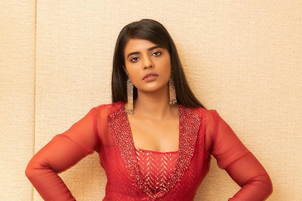  பிஸியான ஐஸ்வர்யா ராஜேஷ்