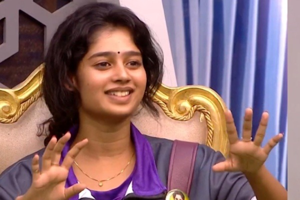 ஜனனி வெளியேறினார்