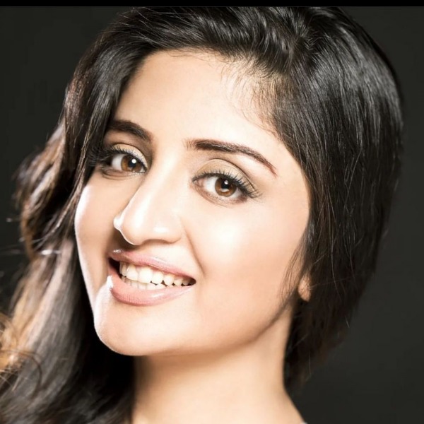 நடிகை பூனம் கவுர்