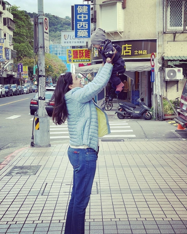  இதுதான் லிப் லாக்