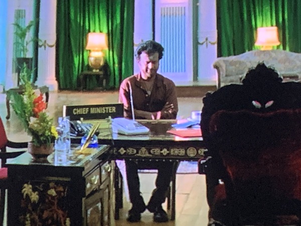 எம்ஜிஆர் மாதிரி சிஎம் ஆகணும்னு எம்ஜிஆர் மாதிரி சிஎம் ஆகணும்னு