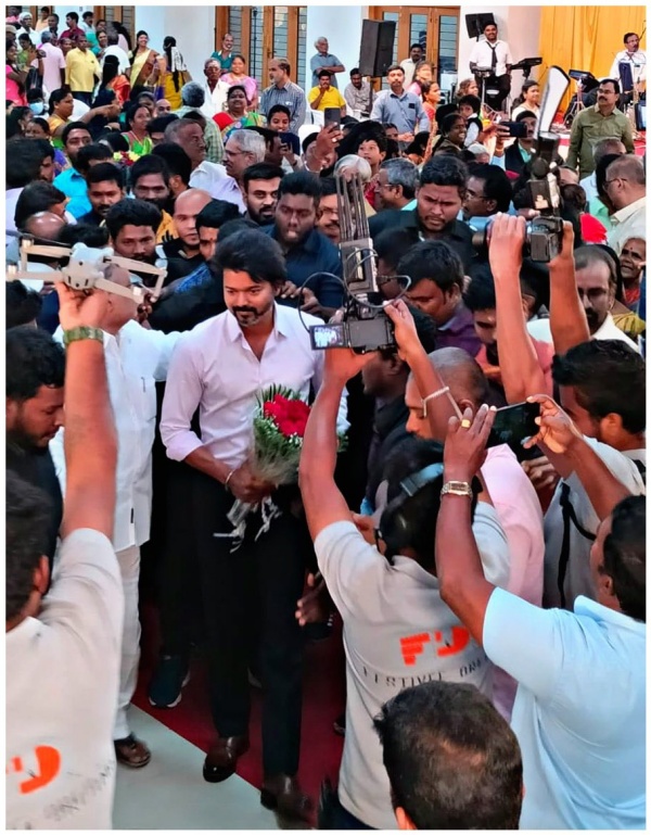 திருமணவிழாவில் விஜய்