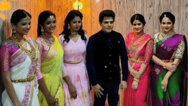 பெண்கள் சூழ் உலகில் 