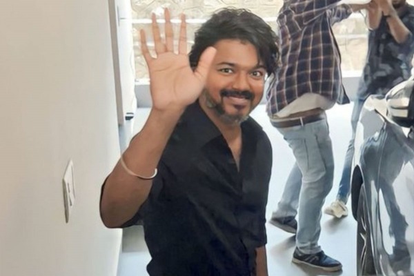 கெத்துக் காட்டிய விஜய் ரசிகர்கள் 