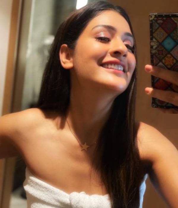 டவலுடன் செல்ஃபி