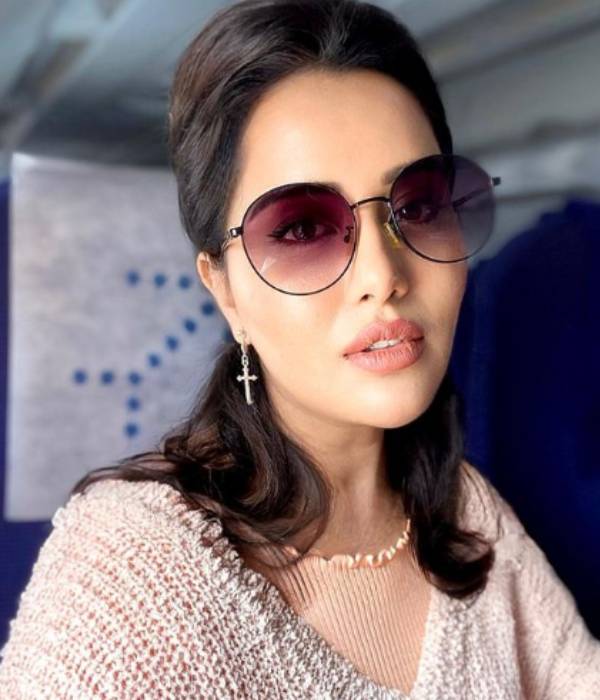 படங்களில் பிஸி