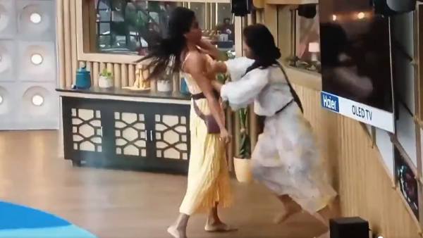 பூட்டு போடும் டாஸ்க்