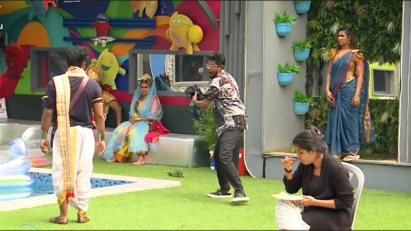 யார் போனாலும் சந்தோஷம் 