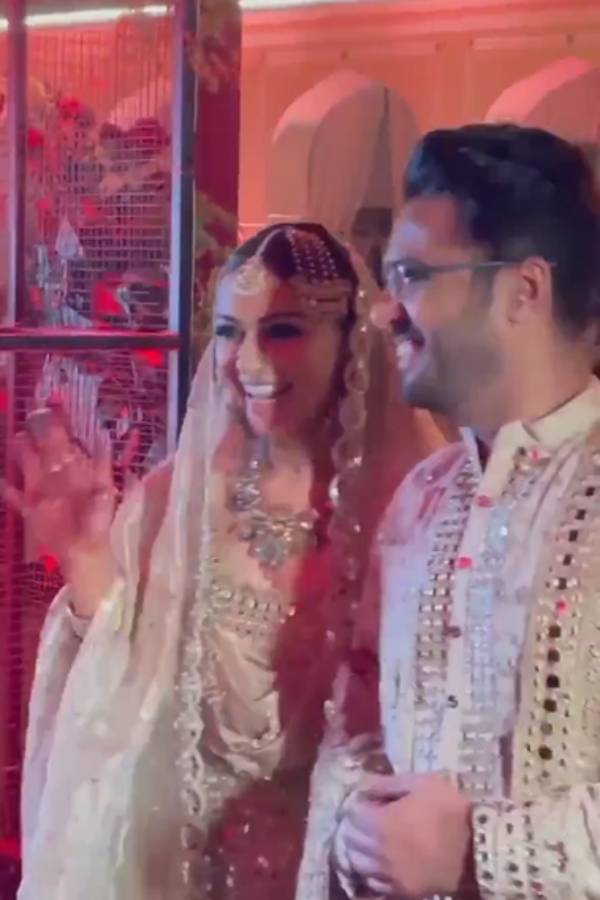 தொழிலதிபருடன் திருமணம் தொழிலதிபருடன் திருமணம்