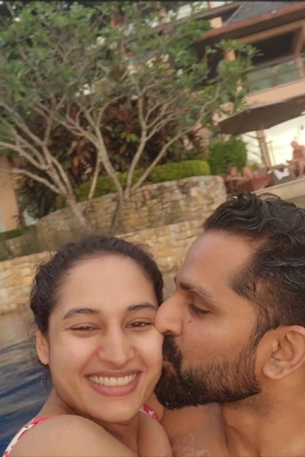 முத்த மழை முத்த மழை