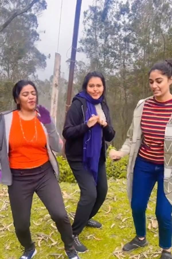 தாராள கவர்ச்சி 