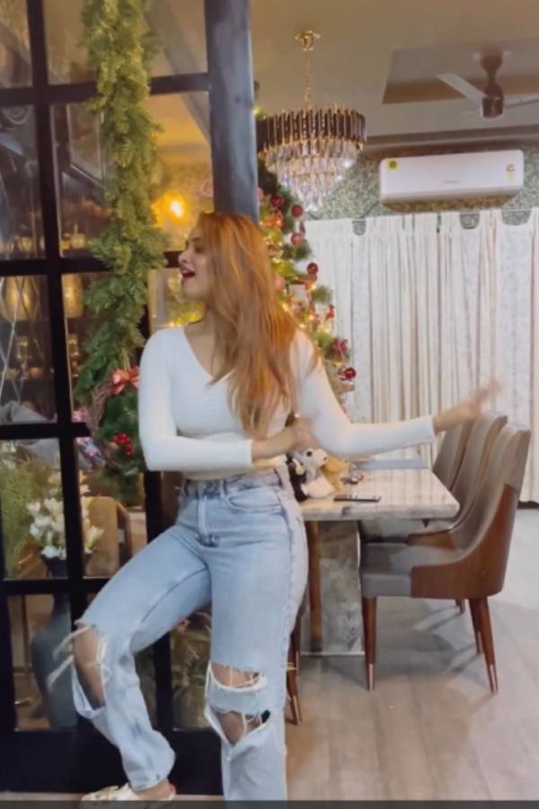 குத்தாட்டம் போட்ட ஷிவானி 