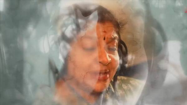  நெகிழ வைக்கும் சின்ன குயில்