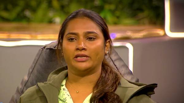 கண்கலங்கிய மைனா நந்தினி கண்கலங்கிய மைனா நந்தினி