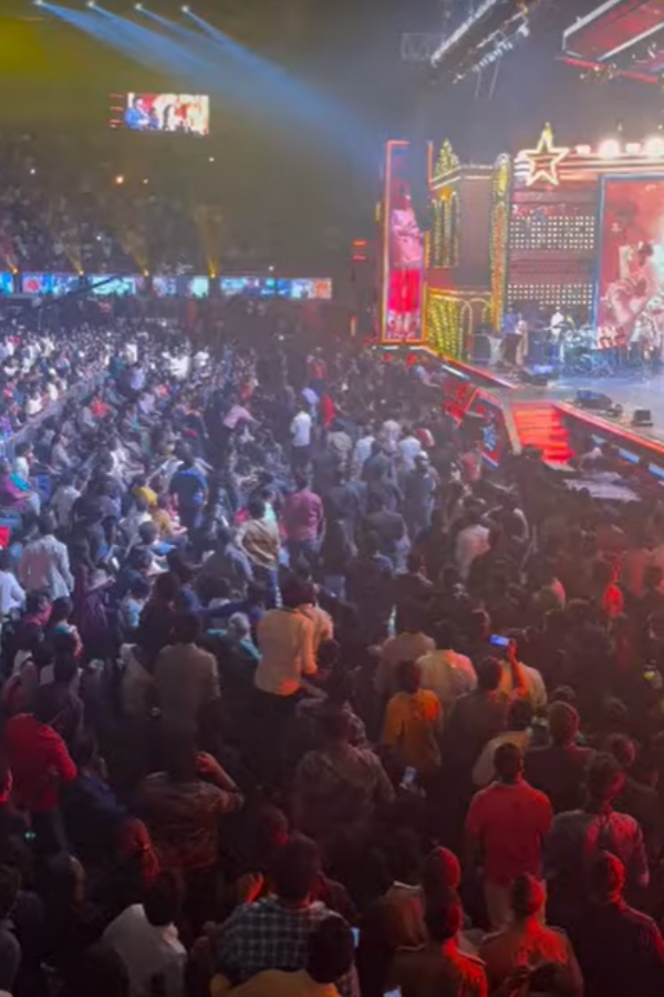 வாரிசுக்காக காத்திருக்கும் ரசிகர்கள்