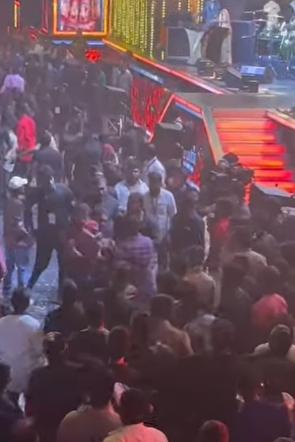 அன்புதான் ஆயுதம்