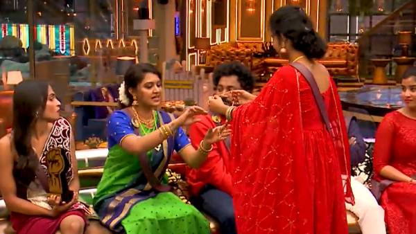 எமோஷனலான பிக் பாஸ் வீடு எமோஷனலான பிக் பாஸ் வீடு