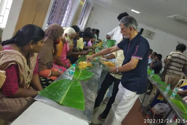  கிறிஸ்துமஸ் கொண்டாடிய எஸ்.ஏ.சி