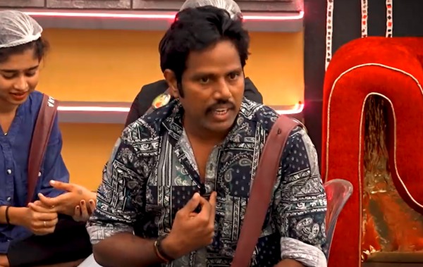 பாத்ரூம் உள்ளே சென்ற அம்மு