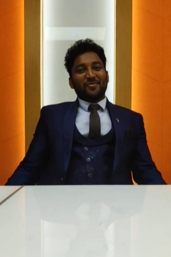 விக்ரமன் லைவ்