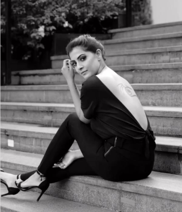 இரவின் நிழல் படத்தில் இரவின் நிழல் படத்தில்