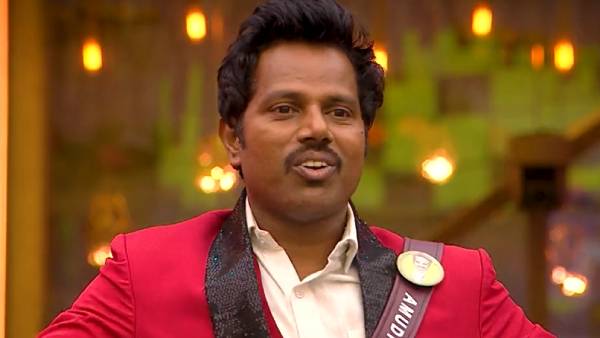 டிக்கெட் வாங்கிய அமுதா