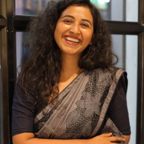 நடிகை RJ ஆனந்தி