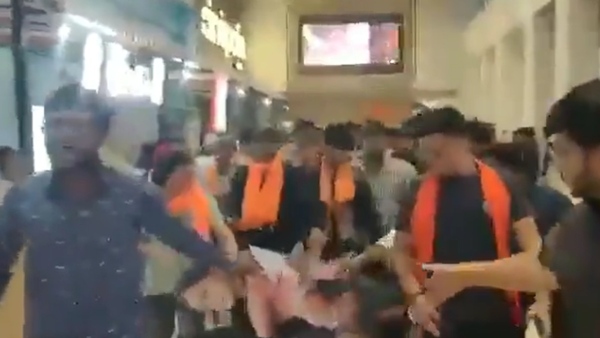  அஹமதாபாத்தில் போராட்டம்