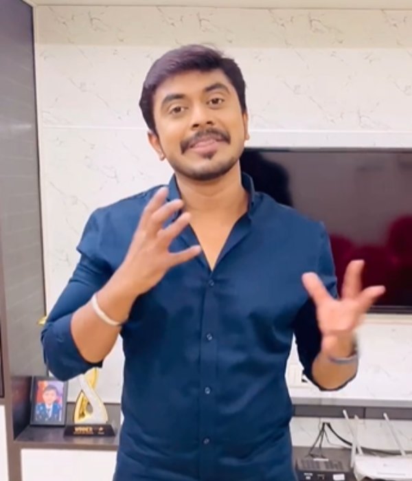  அசீமை விடாத நெட்டிசன்கள்