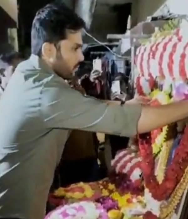  நேரில் சென்று அஞ்சலி