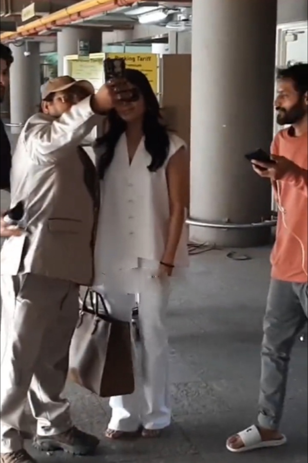 ரசிகர்களுடன் செல்ஃபி 