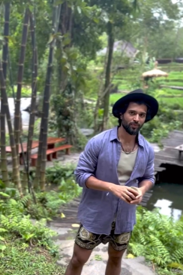  ரசிகர்களுடன் இன்பச் சுற்றுலா 