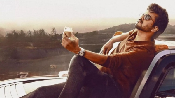 கைத்தட்டலை பெற்றார்