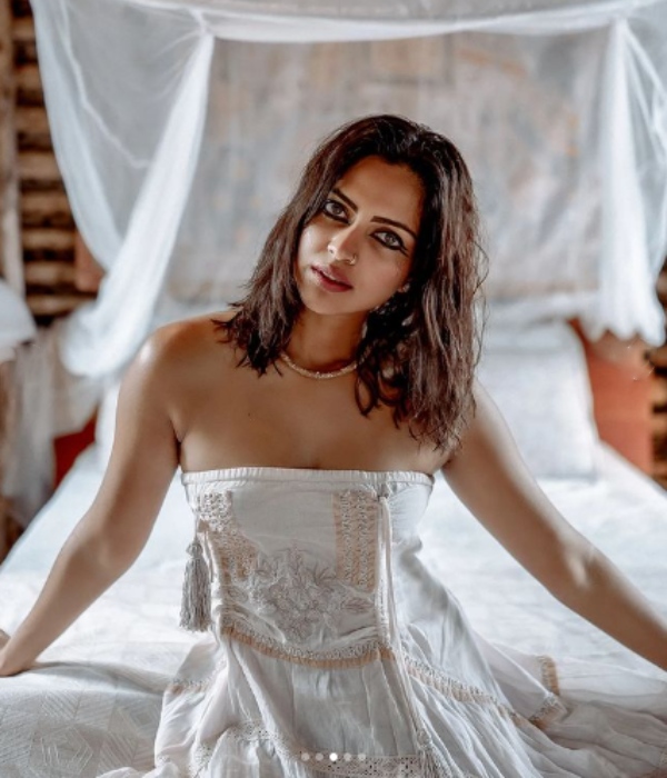 நடிகை அமலா பால்