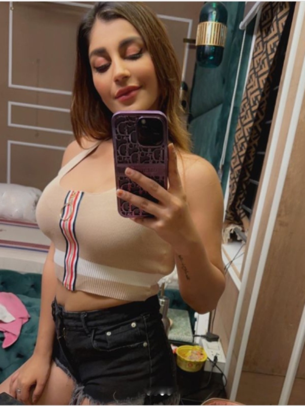 விபத்தில் சிக்கினார்