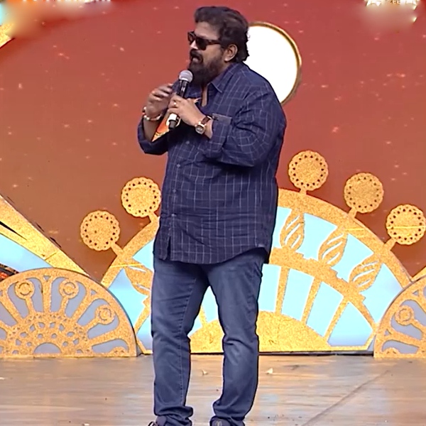 மூஞ்செல்லாம் ரத்தம் 