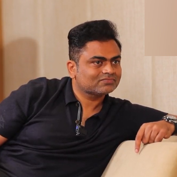 சீரியல் மாதிரி இருக்குதா? சீரியல் மாதிரி இருக்குதா?