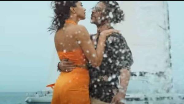 இந்துக்கள் மனதை புண்படுத்திவிட்டனர்