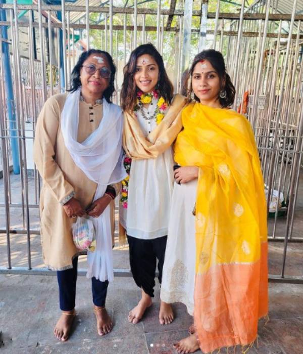 கை வசம் உள்ள படங்கள் 