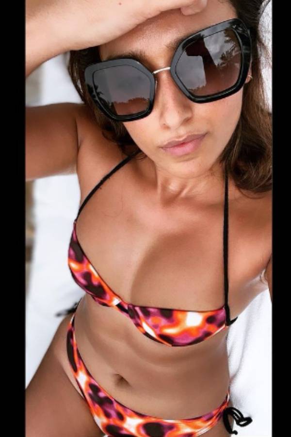 பாலிவுட்டில் ஓவர் கவர்ச்சி