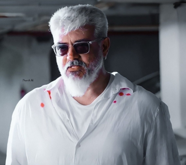 ஹீரோவும் நானே வில்லனும் நானே 