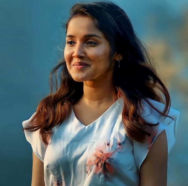 லிப்லாக் முதல் படுக்கையறை வரை; அதகளம் செய்த அனிகா 