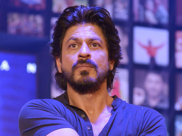 ரசிகர்களை சந்தித்த ஷாருக்கான் 