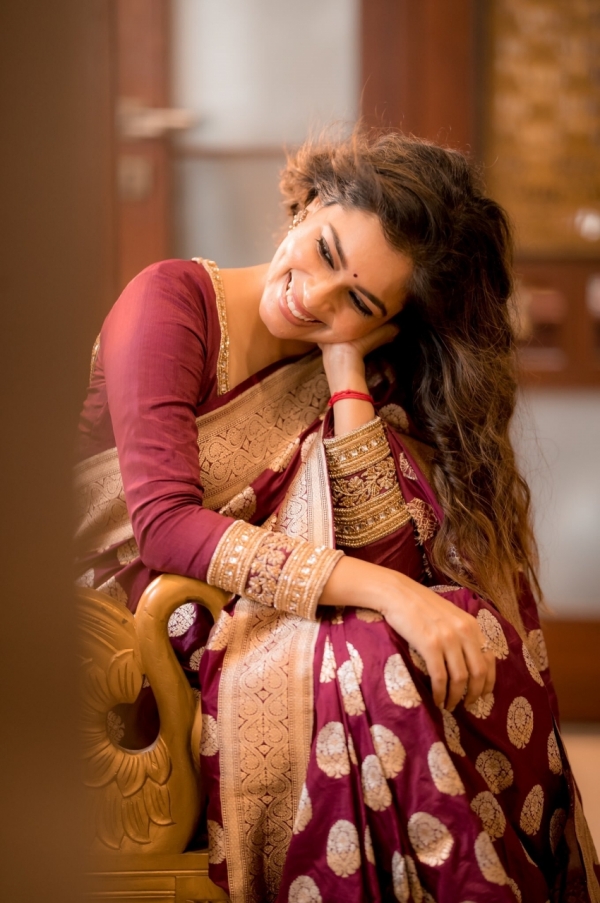 பிசியான கிகி விஜய் பிசியான கிகி விஜய்