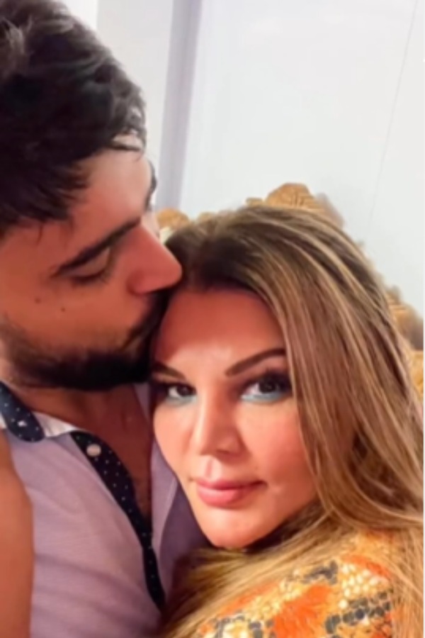 நடிகை ராக்கி சாவந்த்