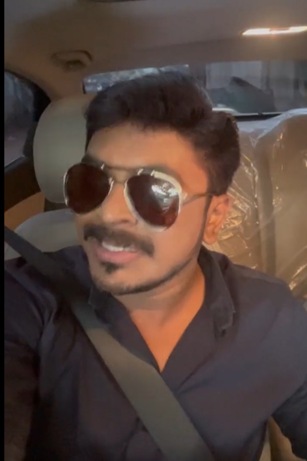 ஒருமையில் பேசியதாக சர்ச்சை ஒருமையில் பேசியதாக சர்ச்சை