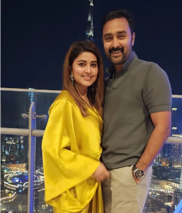 அவள் என் இதயம் அவள் என் இதயம்